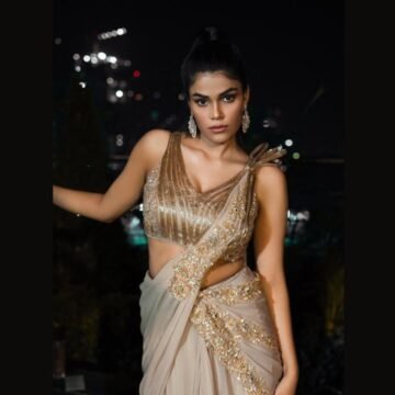 1-213 Actress Anjali Sharma graced the ramp at the Bombay Times Fashion Week, with exquisite designs of the renowned fashion designer, Archana Kochar