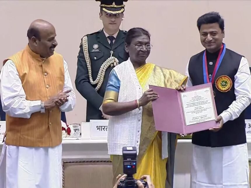 1-1-20 Narayan Seva Sansthan’s President Prashant Agrawal Honored with the National Award for ‘Best Personality- Empowerment of Differently-abled’ by President