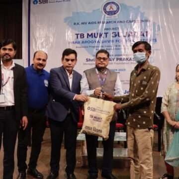 1-43 Sanjay Prakash, MD, and CEO of SBI Foundation and Dr Dharmendra Kumar graced the TB-free Maha Arogya Shivir in Surat, Gujarat