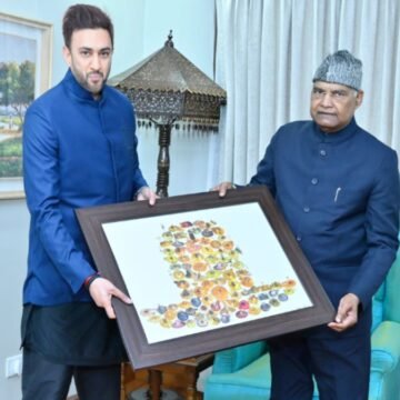 image-66 Shri Ram Nath Kovind Presented with a Unique 84 Shiv Lingam Portrait by Ace Photographer, Varun Joshi
