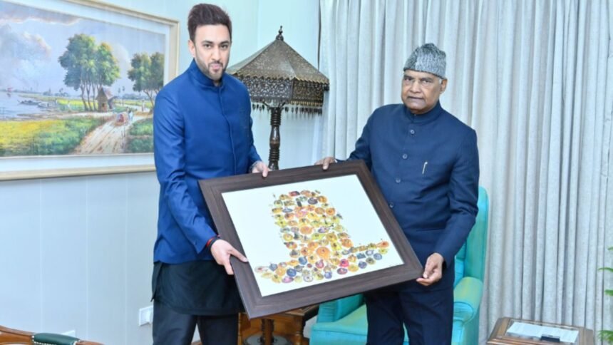 image-66 Shri Ram Nath Kovind Presented with a Unique 84 Shiv Lingam Portrait by Ace Photographer, Varun Joshi