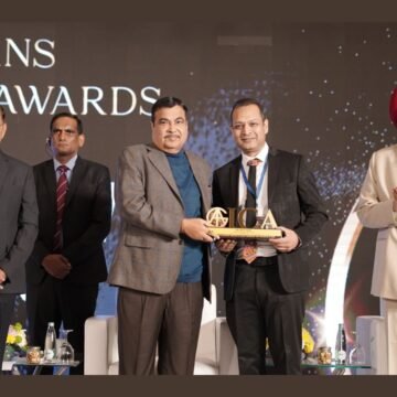 1-1-6 Renowned Vascular Surgeon Dr. Ravul Jindal Receives Prestigious “Vascular Surgeon of the Year” Award from Shri Nitin Gadkari at GICA 2023