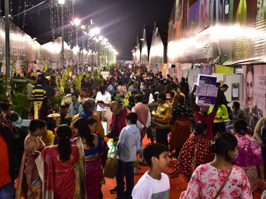 1-118 GS Marketing hits a mega-success with its 250th Fair held at Science, Kolkata which holds record-breaking Footfalls