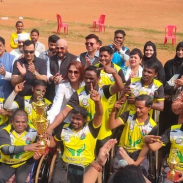 1-80 Helpcare foundation NGO President Shabnam shaikh organized Wheelchair cricket match & Award felicitation in Mumbai