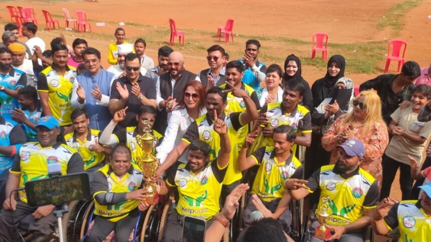 1-80 Helpcare foundation NGO President Shabnam shaikh organized Wheelchair cricket match & Award felicitation in Mumbai