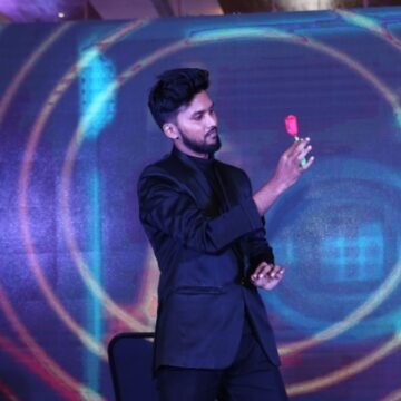 image-16 Magician Tyson: Elevating Corporate Events and Celebrations with Magical Expertise