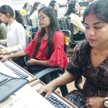 Augmented Reality Training at IPS Academy’s Institute of Fashion Technology