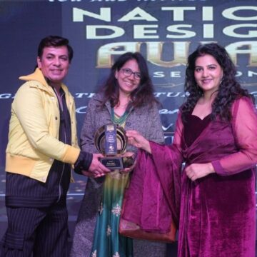 sunita Sunita Omprakash Rahi Takes Best Story of Entrepreneurial Resilience and Creativity Award at National Designer Award 2023