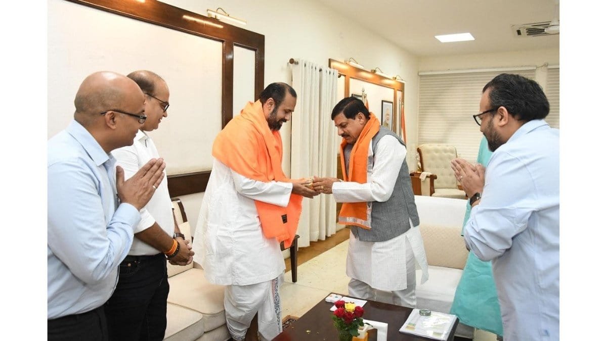 PNN-2025-05-06T132222317 Chi. Goswami Vishal Bawasaaheb Visited Madhya Pradesh Chief Minister Dr. Mohan Yadav, his residence in Bhopal