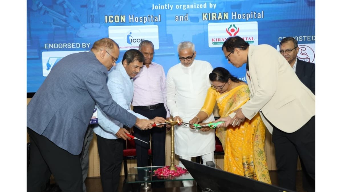 1-10 ROBOSURGE: India’s Bold Leap in Robotic Surgery