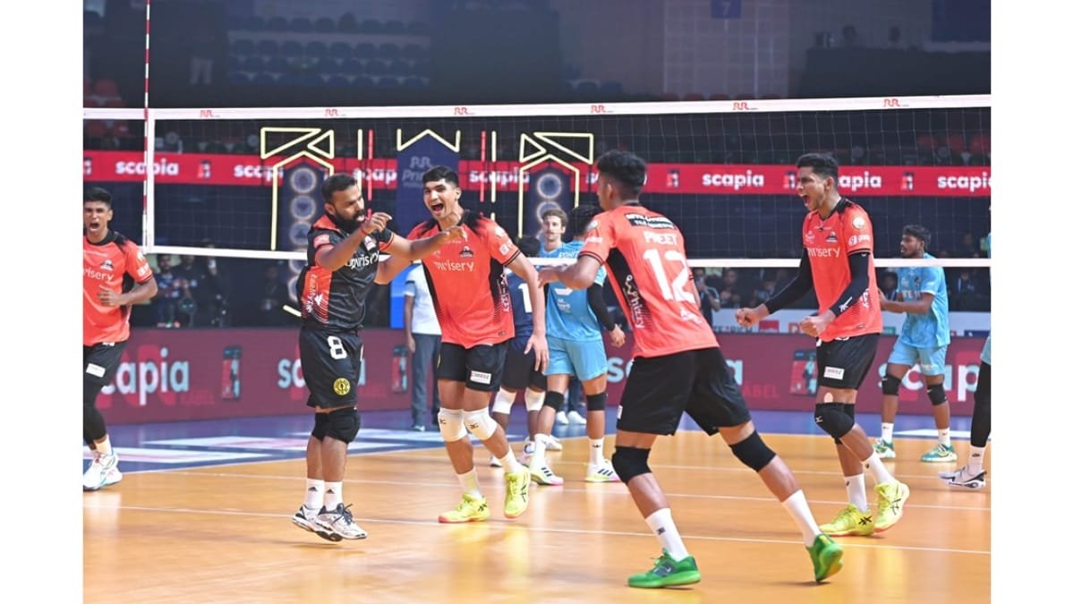 1-18 PVL 2025: Hyderabad Black Hawks Outshine Goa Guardians with a 3–1 Triumph