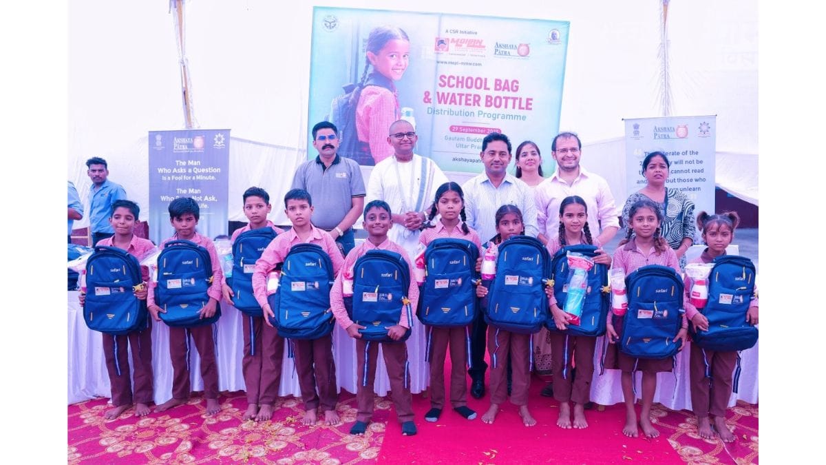PNN-1 Anshul Garg Mohan – Mr. Ashutosh Gupta – SDM Noida and The Akshaya Patra Foundation – Supports 500 Govt. School Students With Bags And Bottles
