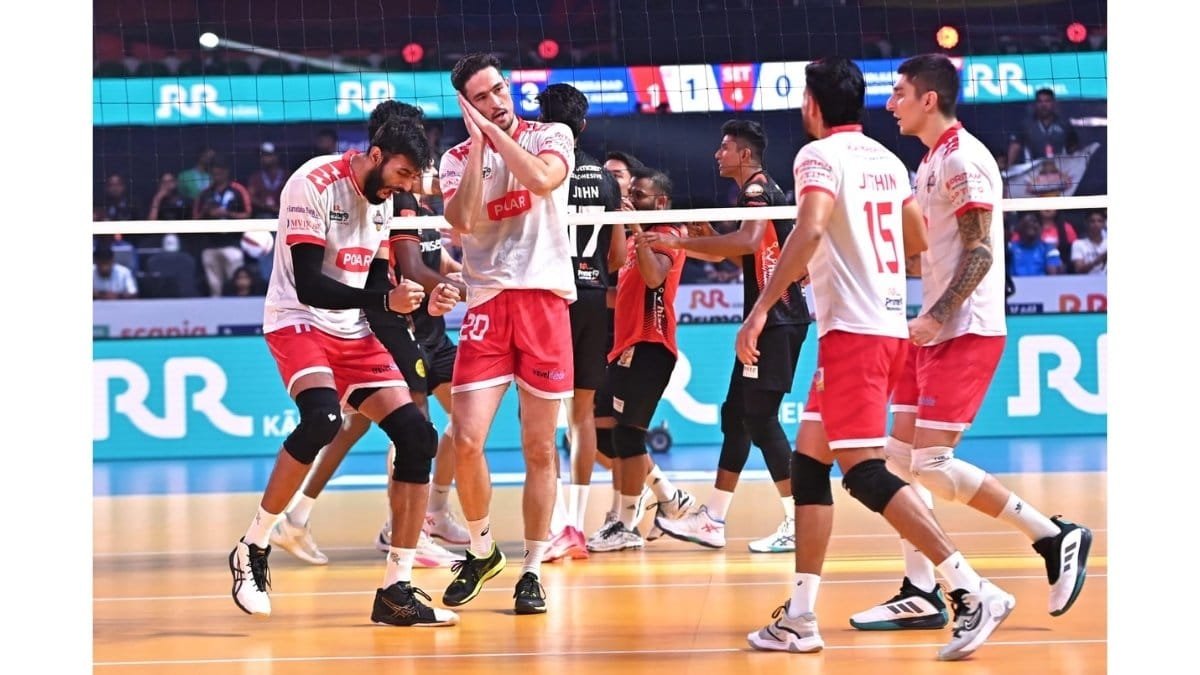 PNN-2025-10-23T134031581 PVL 2025 Season 4 (Match 31): Kolkata Thunderbolts celebrate Diwali with 3–1 win over Hyderabad Black Hawks