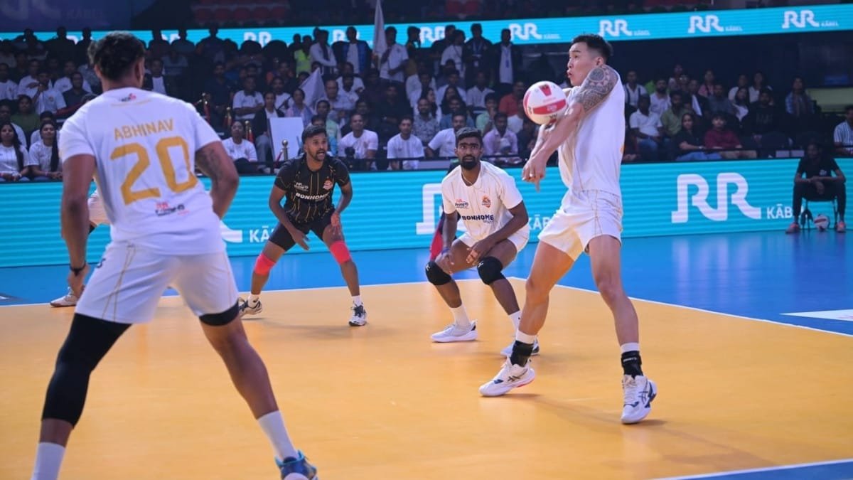 PNN-2025-10-23T184949488 PVL 2025: Season 4 (Match 27): Ahmedabad Defenders end Mumbai Meteors’ unbeaten run with thrilling 3–1 victory