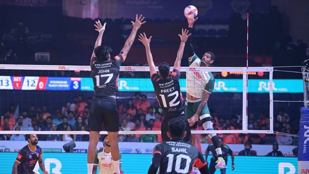 PNN-2025-10-23T185350517 PVL 2025: Season 4 (Match 28 ) Hyderabad Black Hawks snap Bengaluru Torpedoes’ unbeaten streak in a thrilling five-set showdown