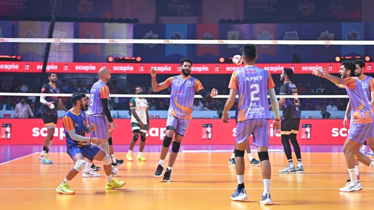 PNN-2025-10-24T133422063 PVL 2025 Season 4 (Match 34): Mumbai Meteors triumph over Bengaluru Torpedoes to top the league table