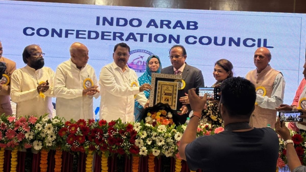 PNN-2025-10-27T173534407 Akbar Travels Chairman Dr. K.V. Abdul Nazar Honoured with Sheikh Zayed Bin Sultan Al Nahyan Award
