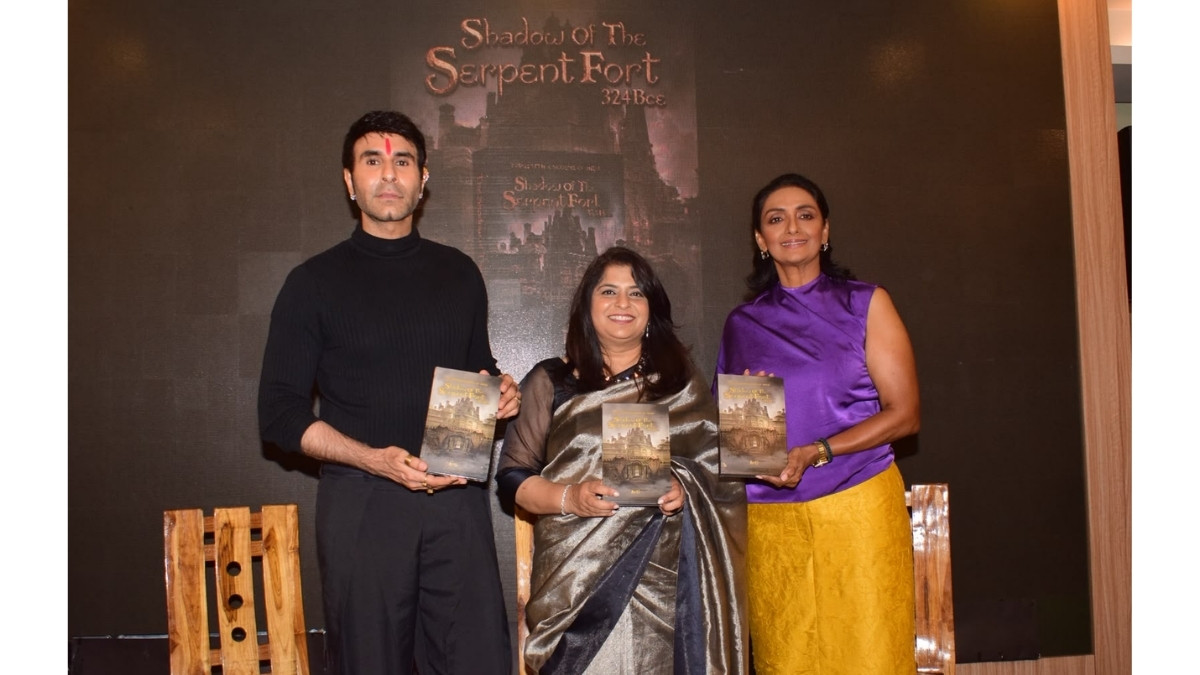 PNN-2026-07-08T143743246 Acclaimed Actress Shanthi Priya Unveils Shadow of the Serpent Fort by Author Arti Chavan at Grand Mumbai Launch event held at Title Waves