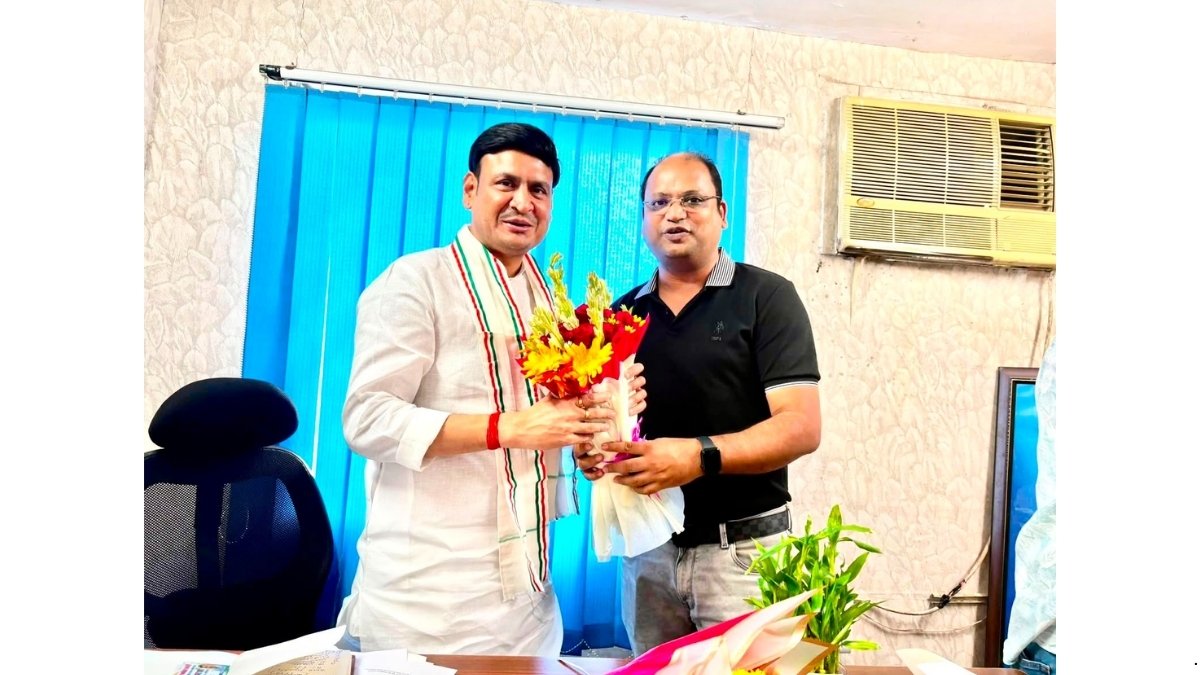 PNN-2026-08-22T153308901 Nikhil Singhal Emerges as Grassroots Leader in Noida, Meets AICC Secretary & UP Co-Incharge Sanjiv Arya