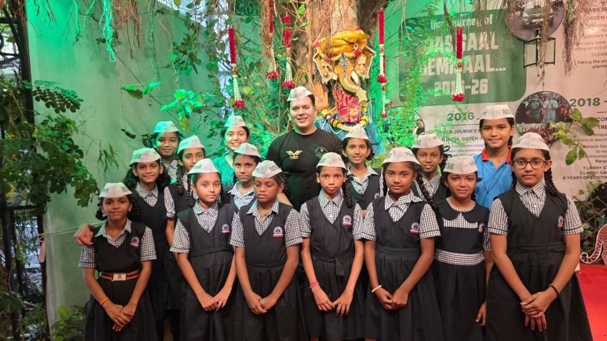 PNN-6-3 Over 6,800 Students Join Viral Desai’s Tree Ganesha as ‘Paryavaran Senanis’