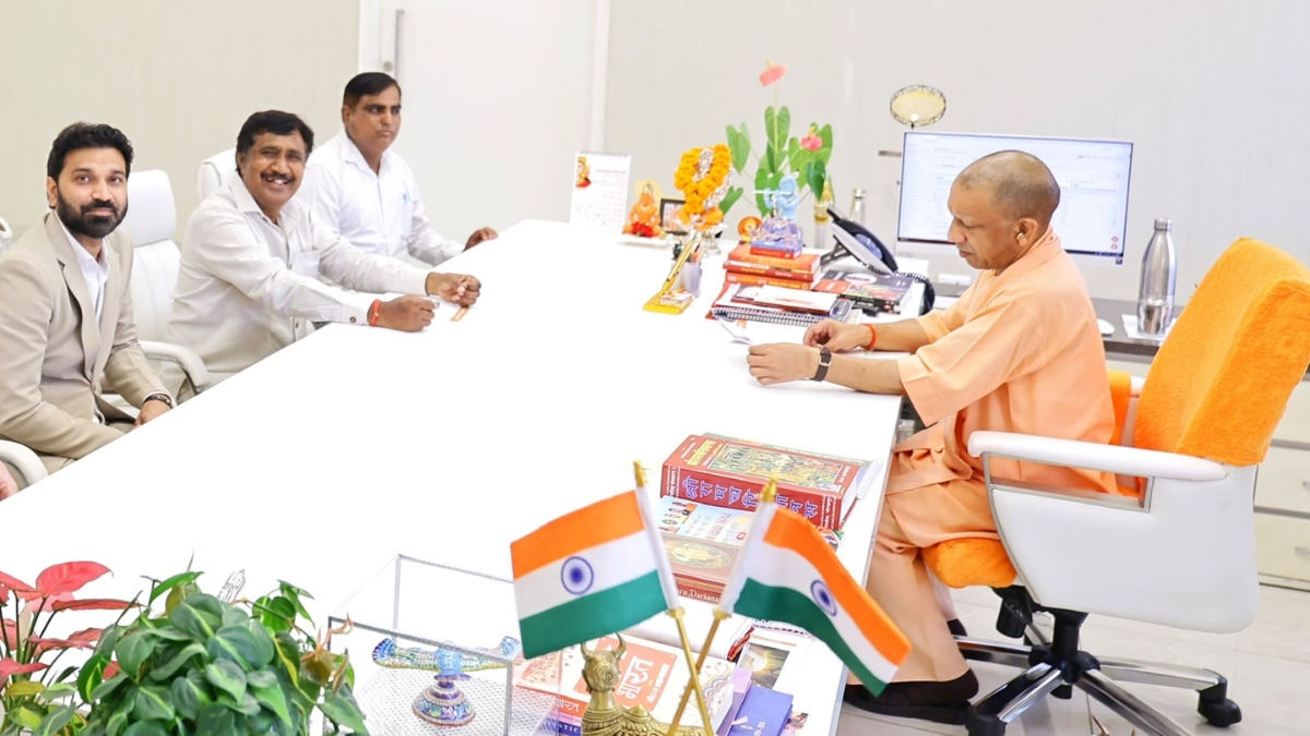 PNN-2026-10-06T111836.010 Moonlit Infra Founder Monu Chauhan Meets CM Yogi Adityanath to Discuss Ayodhya’s Future Development